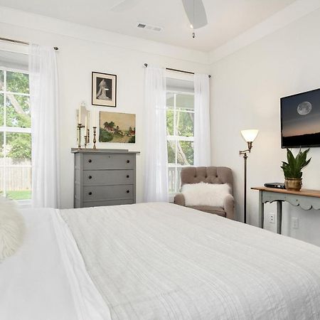 The Sofay Farmhouse - 1 Mile From U Of A - Luxury Amenities Fayetteville Kültér fotó