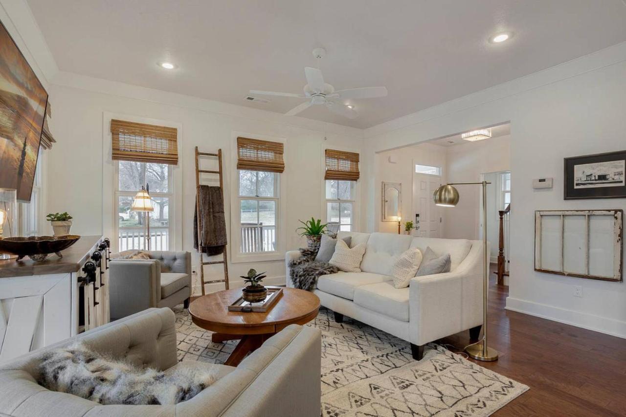 The Sofay Farmhouse - 1 Mile From U Of A - Luxury Amenities Fayetteville Kültér fotó
