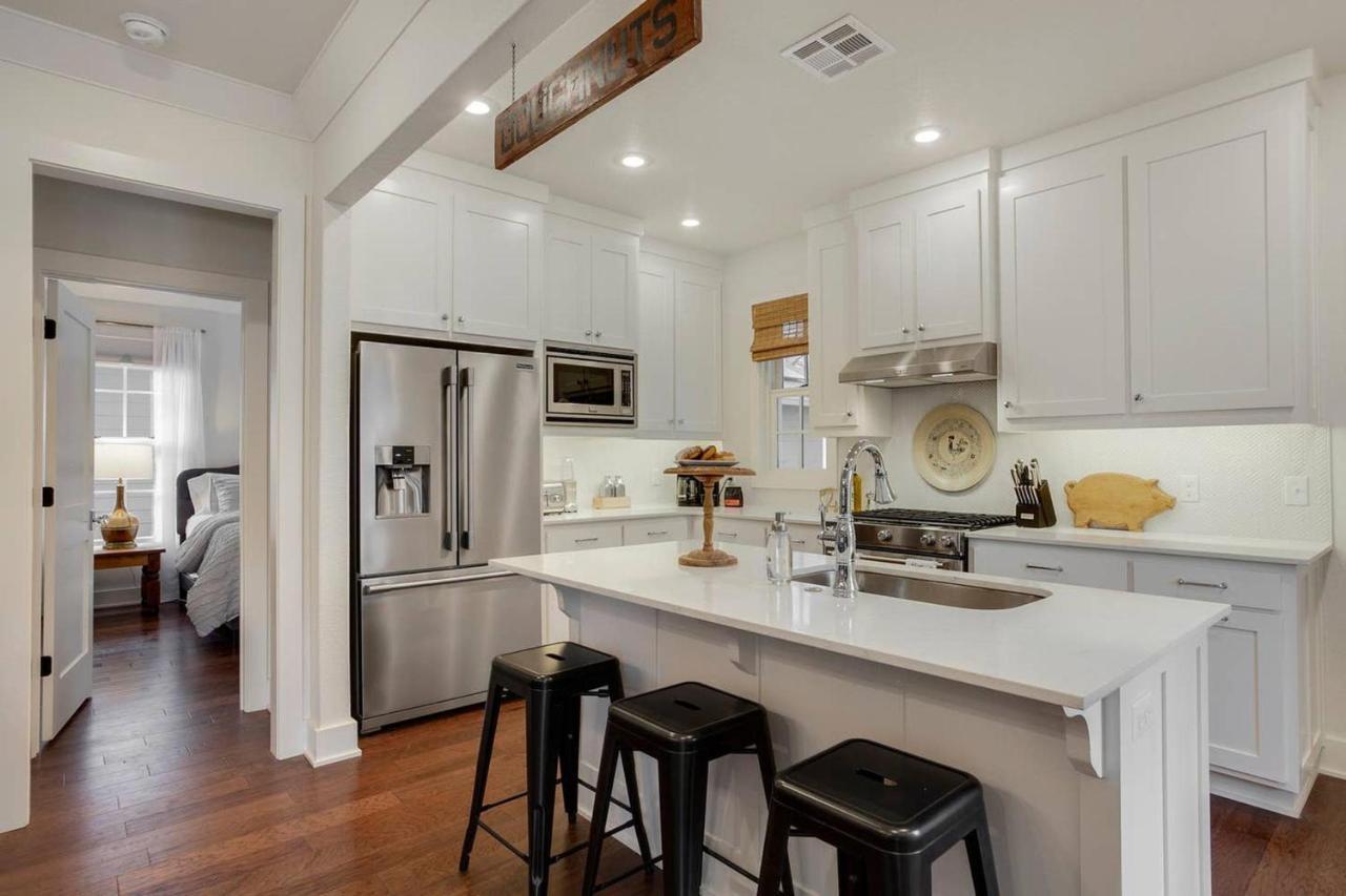 The Sofay Farmhouse - 1 Mile From U Of A - Luxury Amenities Fayetteville Kültér fotó