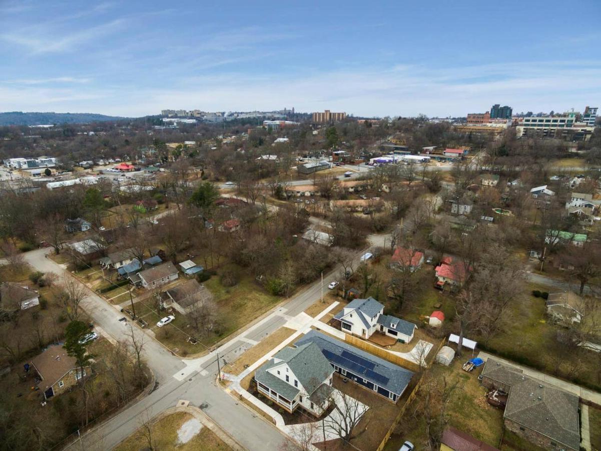 The Sofay Farmhouse - 1 Mile From U Of A - Luxury Amenities Fayetteville Kültér fotó