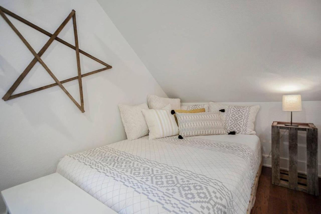 The Sofay Farmhouse - 1 Mile From U Of A - Luxury Amenities Fayetteville Kültér fotó